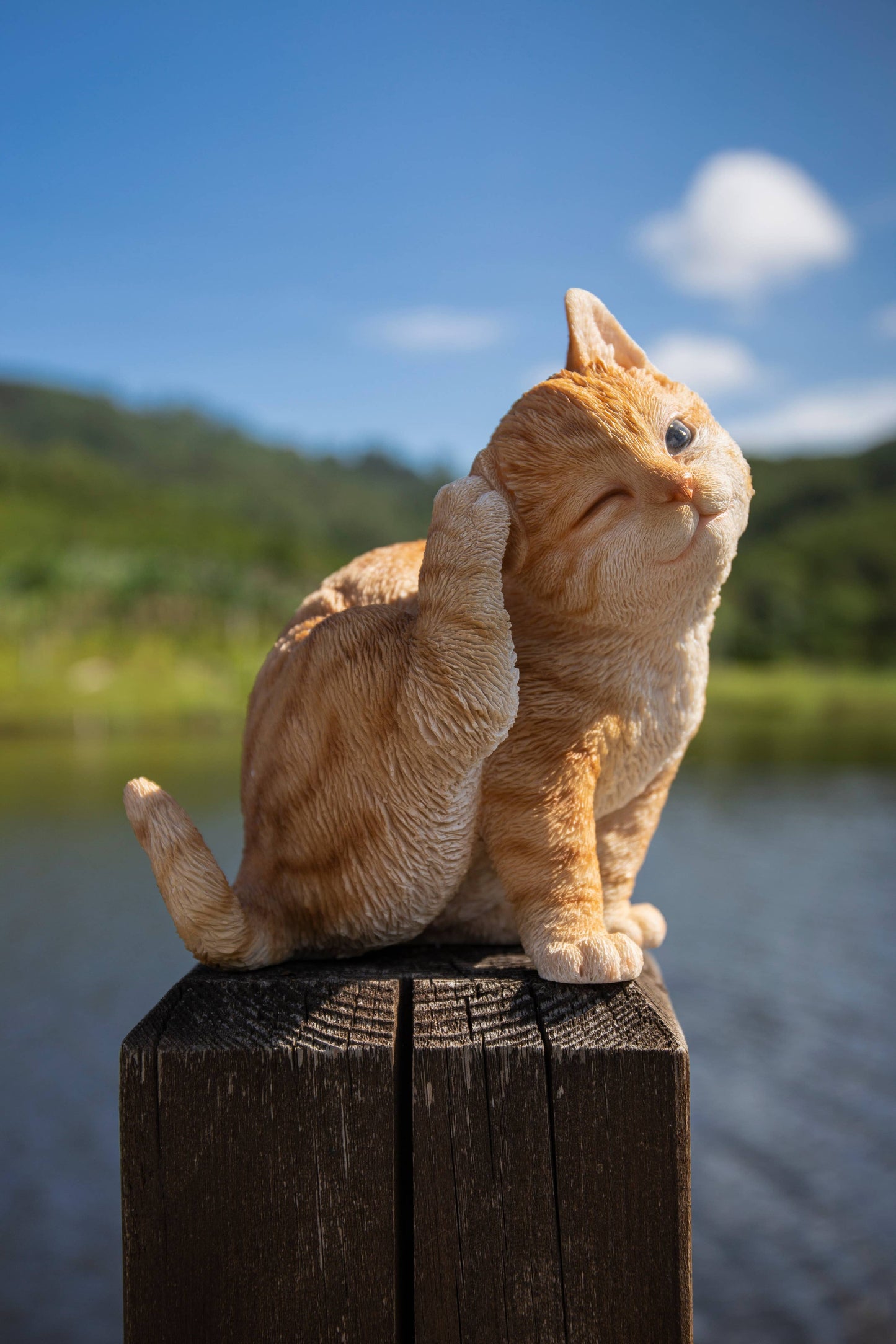 Orange Scratching Cat Decorative Figurine