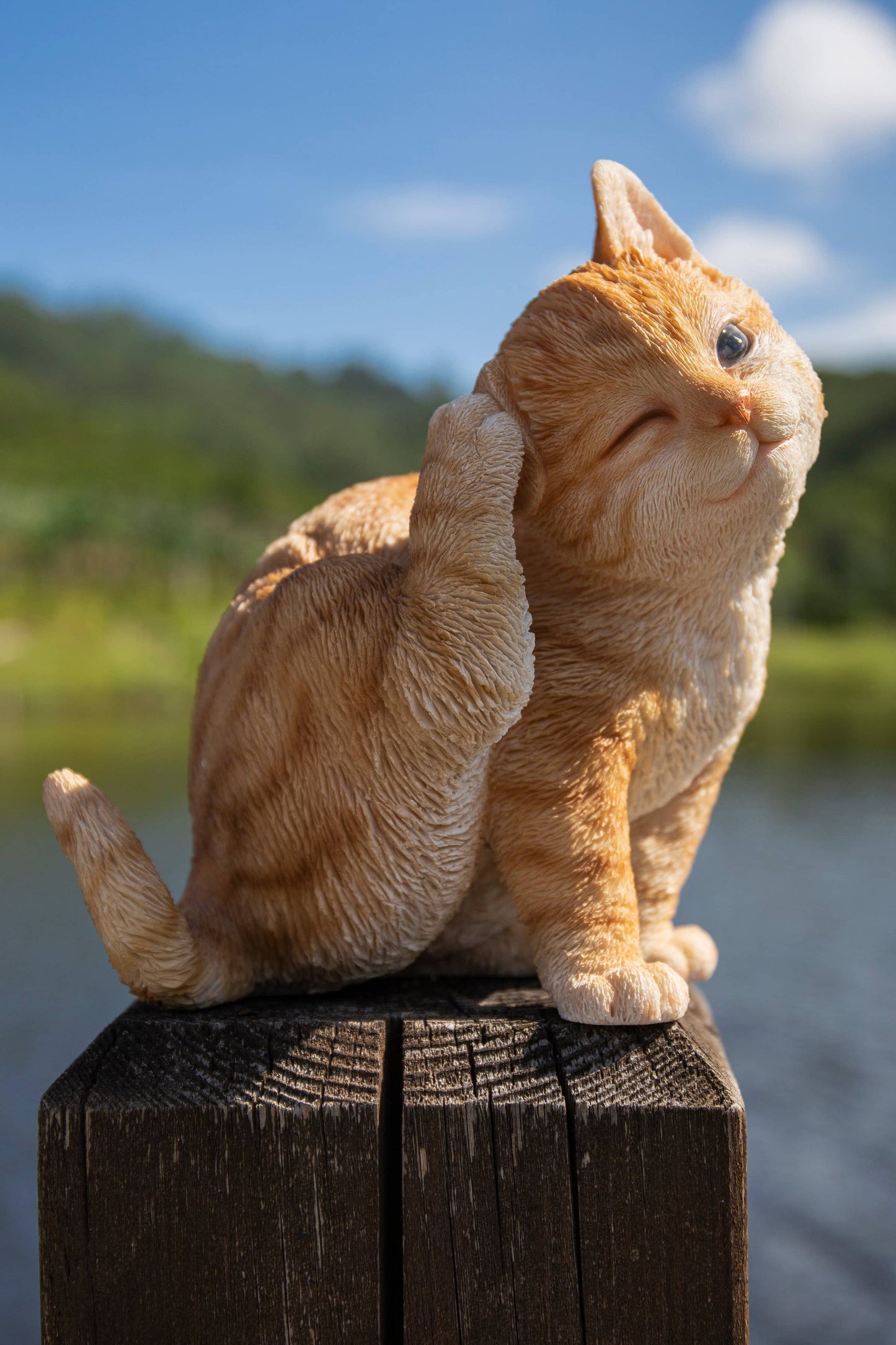 Orange Scratching Cat Decorative Figurine